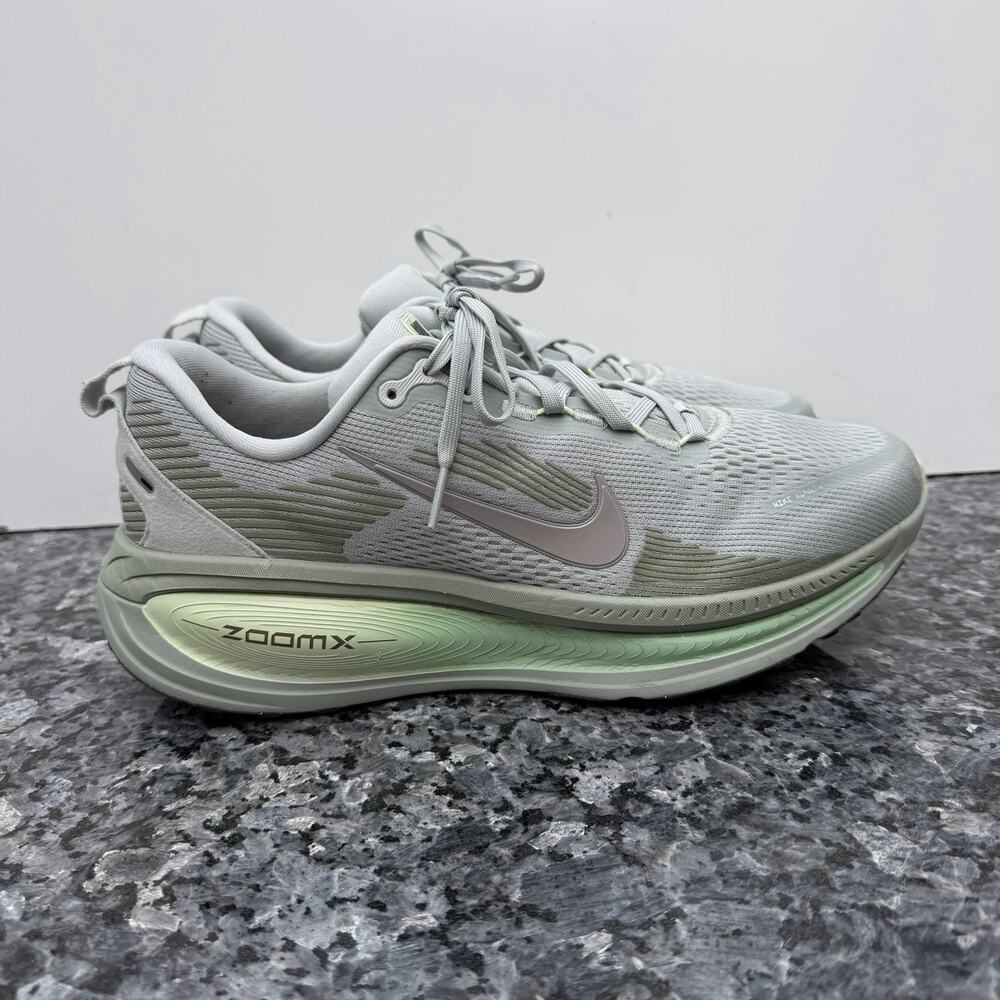 Nike Vomero 18 Grey light green Sneakers HM6803-002 Men's Size 10.5